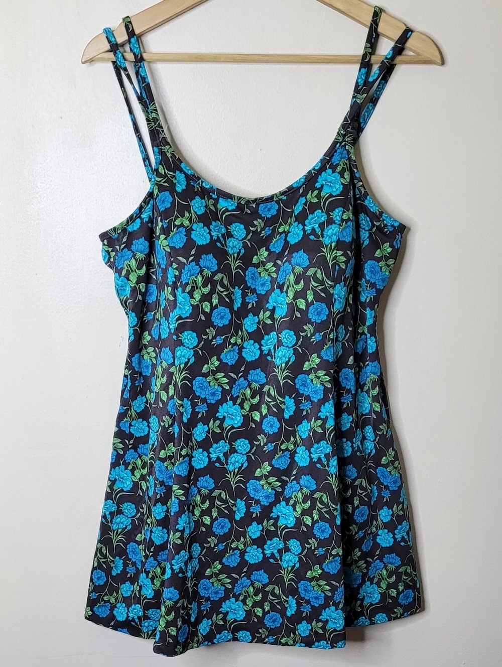 It Figures Swimsuit Size 18W Skirted One Piece - Picture 2 of 8